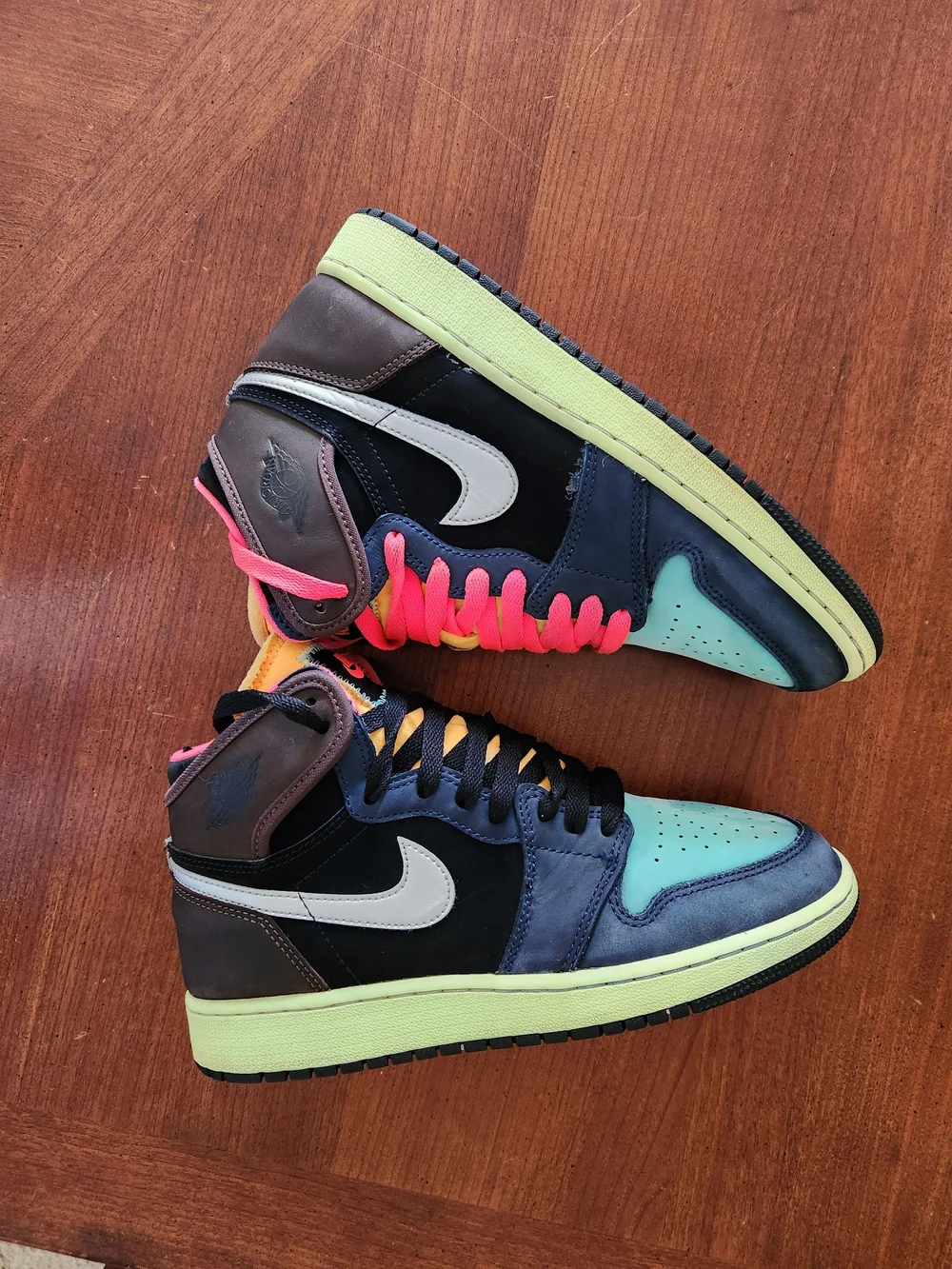 Jordan Retro 1 Highs Size 5.5 Youth Used